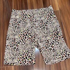 Small American Eagle biker shorts animal print